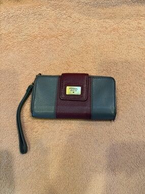 Fossil Teal and Burgundy Leather Wristlet Wallet with Gold Plate